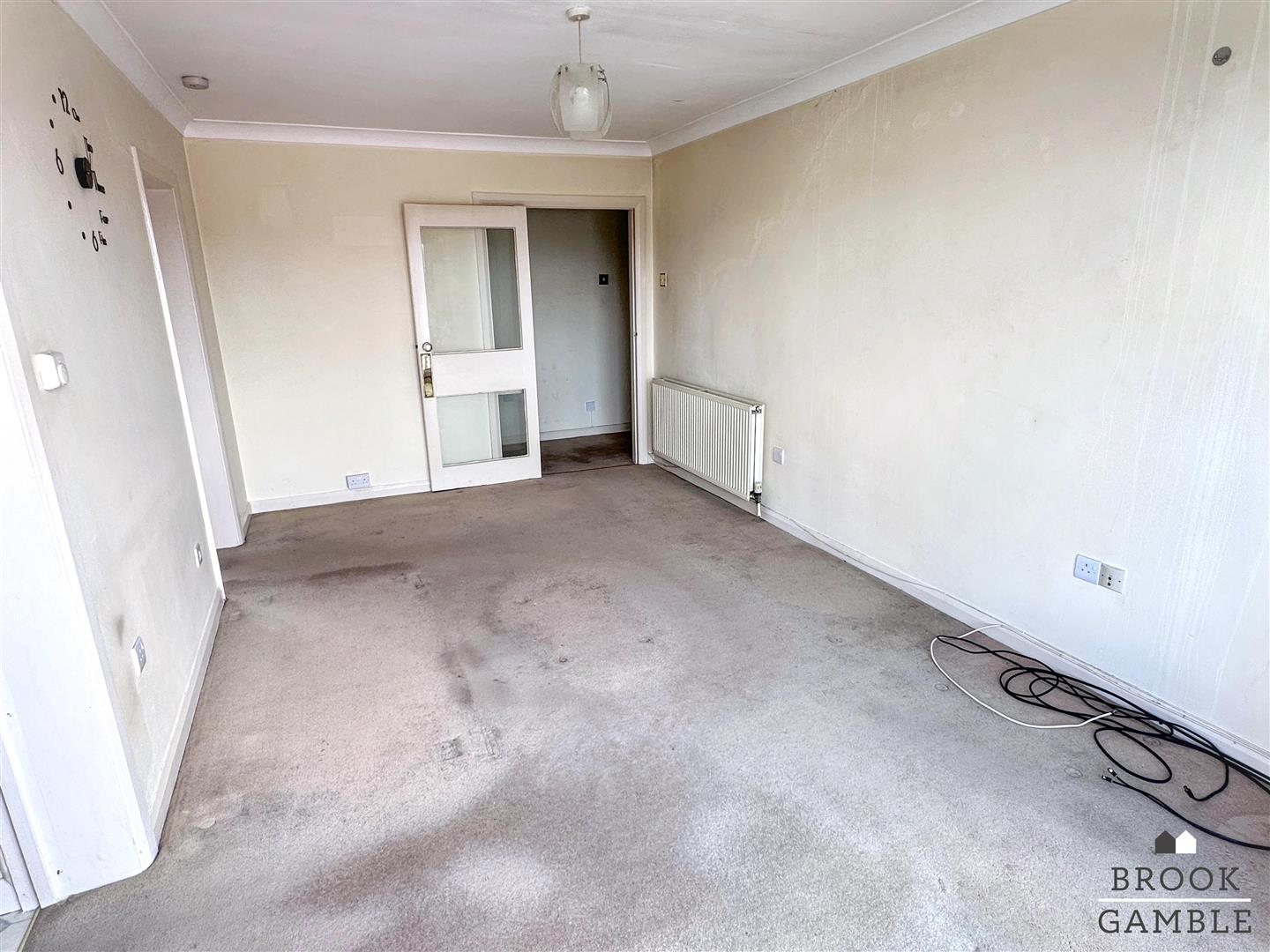 1 Bedroom Flat. Old Orchard Road in Eastbourne,  4